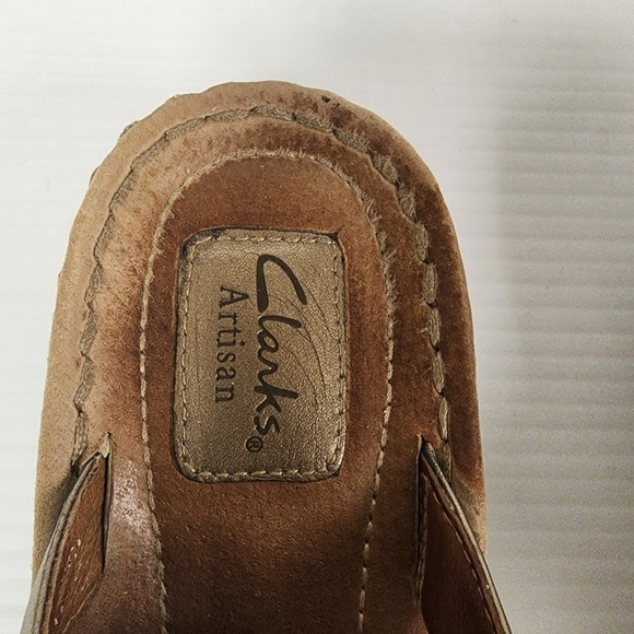 Clarks Artisan Bronze Color Leather Thong Sandals Size 8 - Picture 5 of 6